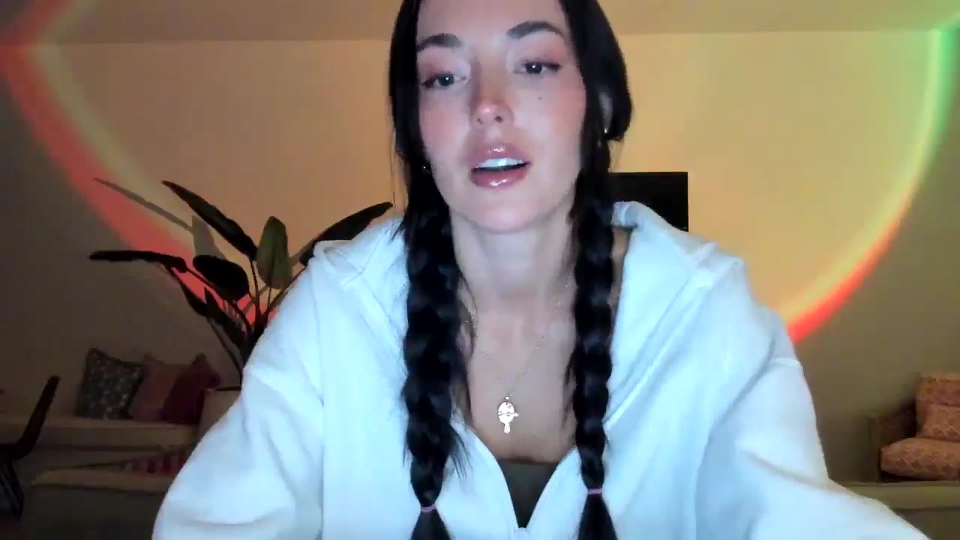Gallery image thumbnail from SerenaBecker_'s myfreecams stream on, 04/04/2025, 06:07 image 5 of 20