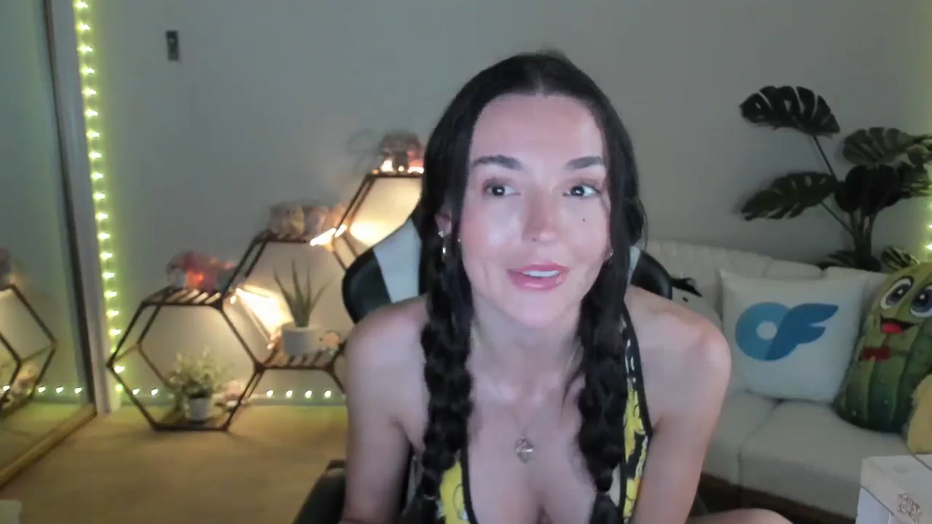 Gallery image thumbnail from SerenaBecker_'s myfreecams stream on, 06/16/2025, 05:09 image 11 of 20