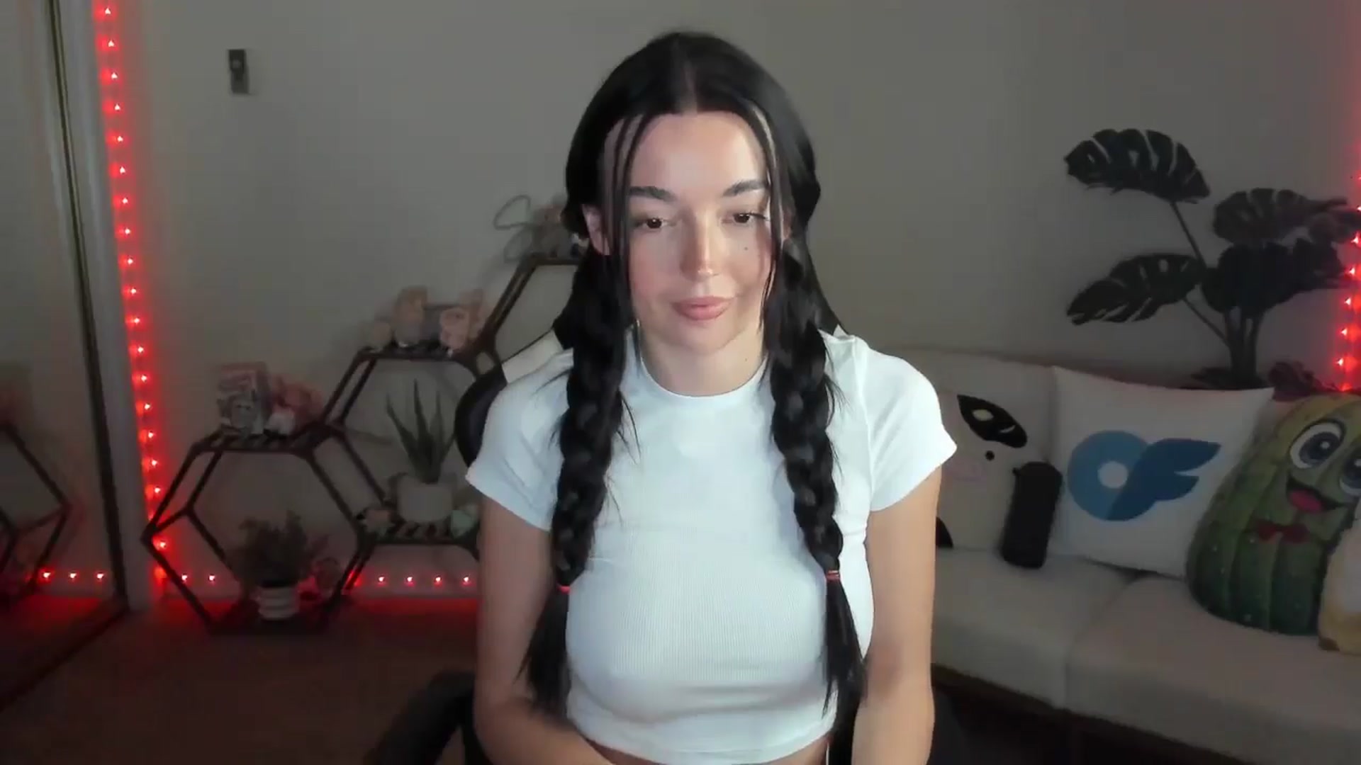 Gallery image thumbnail from SerenaBecker_'s myfreecams stream on, 07/08/2025, 05:02 image 6 of 20