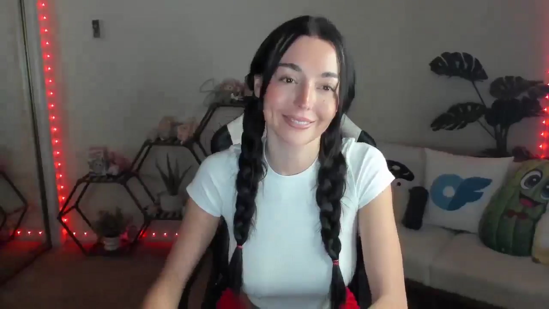 Gallery image thumbnail from SerenaBecker_'s myfreecams stream on, 07/08/2025, 05:02 image 9 of 20