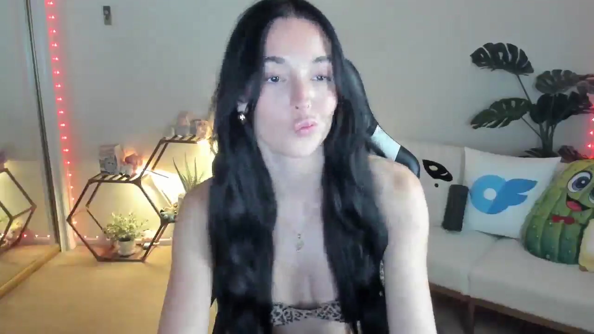 Gallery image thumbnail from SerenaBecker_'s myfreecams stream on, 07/10/2025, 03:33 image 13 of 20