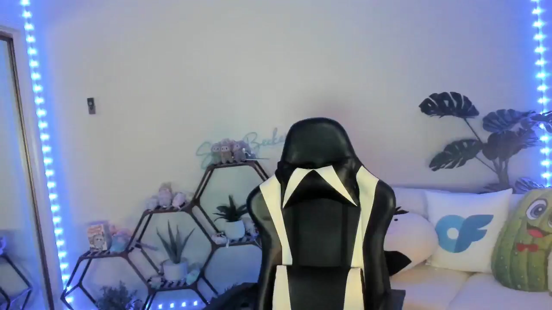 Gallery image thumbnail from SerenaBecker_'s myfreecams stream on, 07/15/2025, 07:14 image 8 of 20