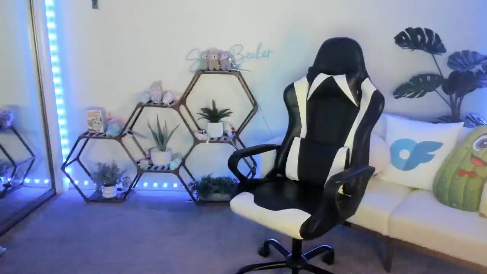 Gallery image thumbnail from SerenaBecker_'s myfreecams stream on, 07/15/2025, 07:14 image 11 of 20