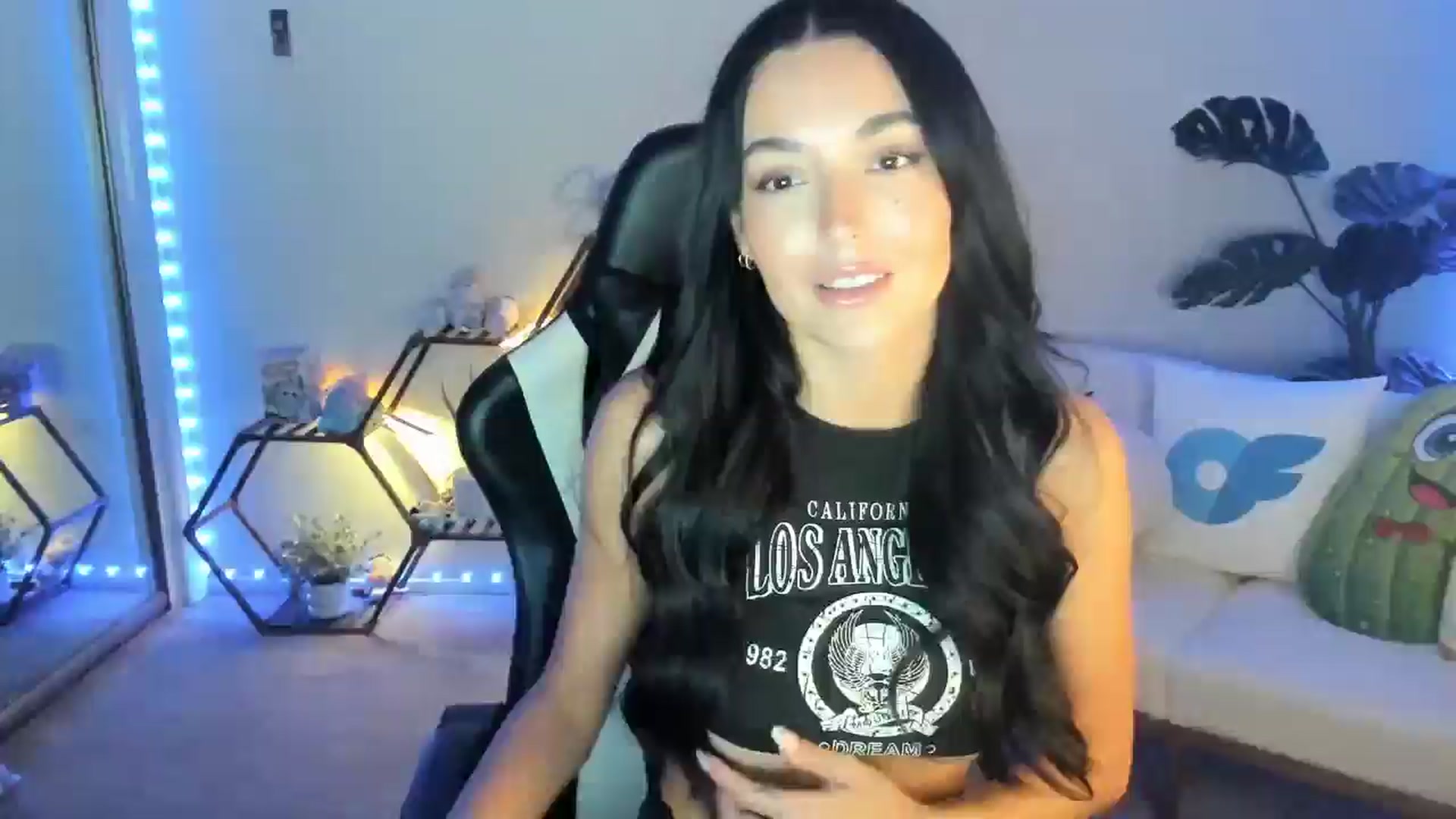 Gallery image thumbnail from SerenaBecker_'s myfreecams stream on, 07/16/2025, 05:23 image 7 of 20