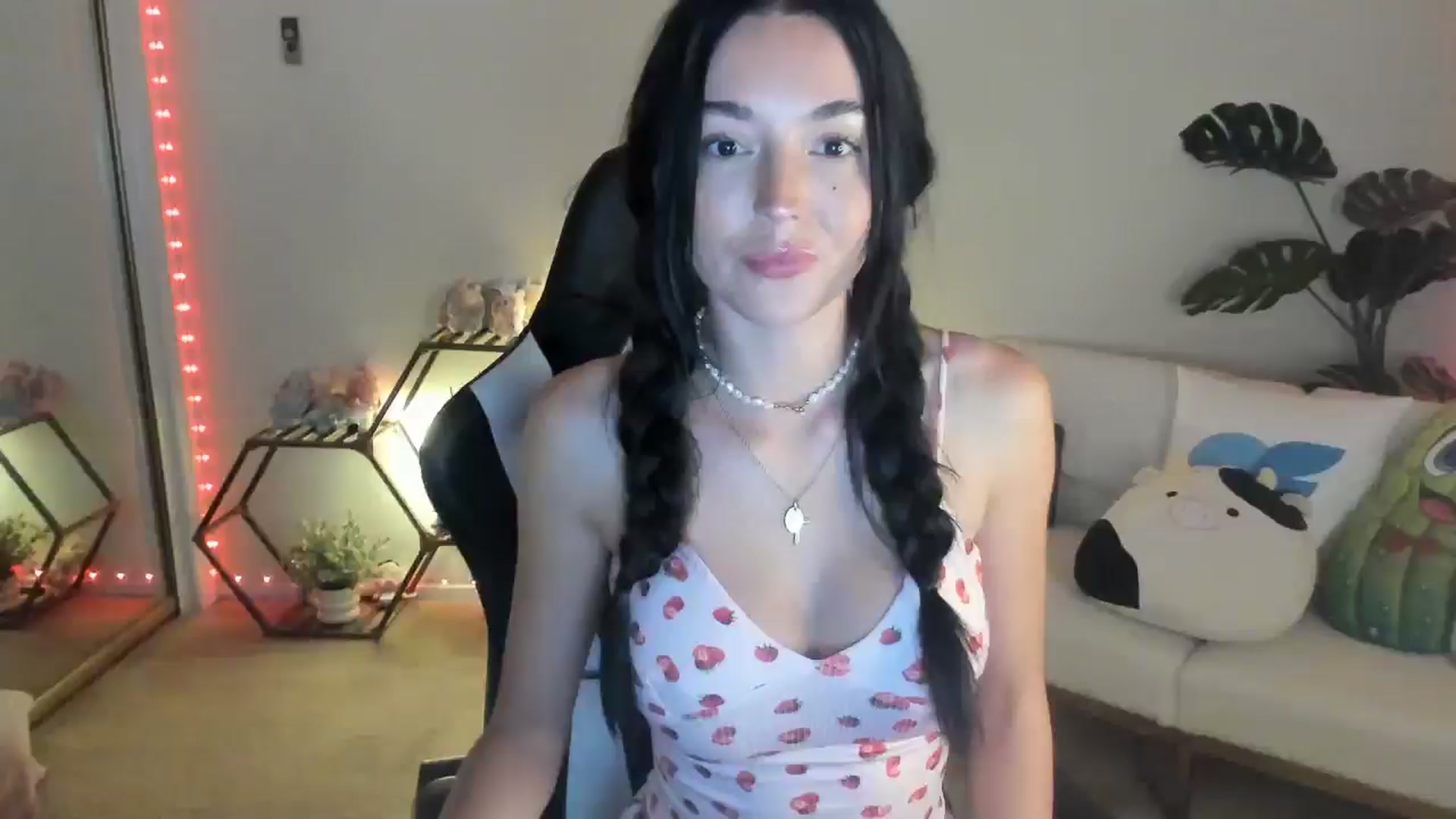 Gallery image thumbnail from SerenaBecker_'s myfreecams stream on, 07/22/2025, 03:43 image 8 of 20