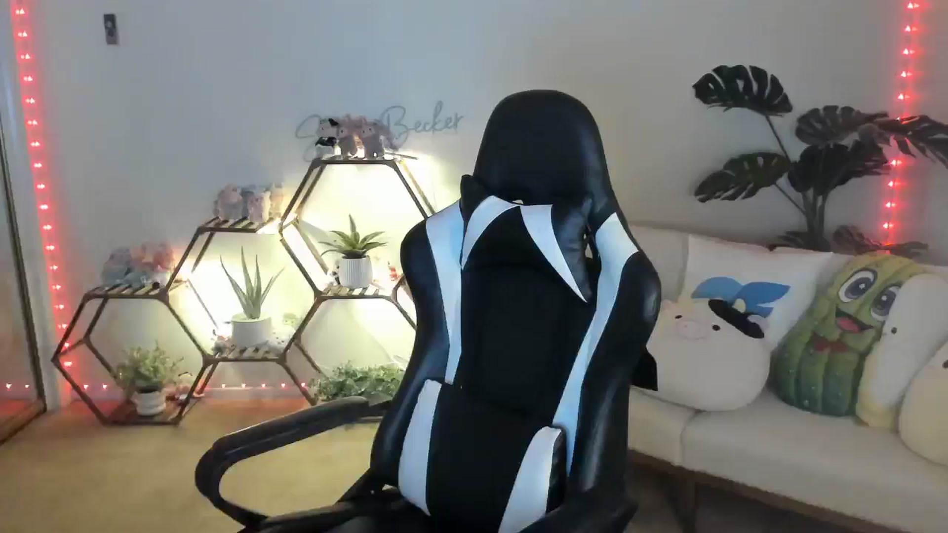 Gallery image thumbnail from SerenaBecker_'s myfreecams stream on, 07/22/2025, 05:38 image 8 of 20