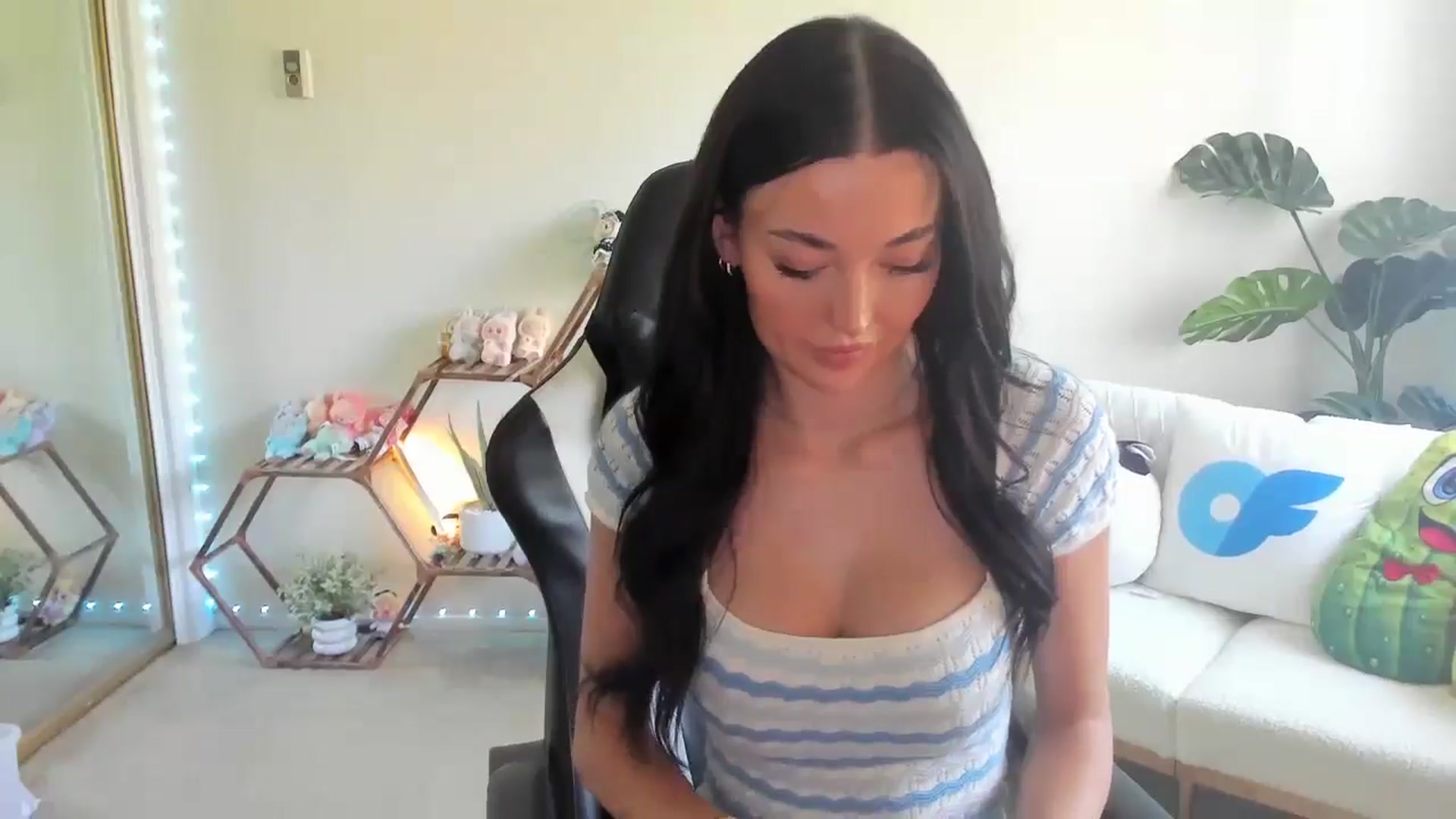 Gallery image thumbnail from SerenaBecker_'s myfreecams stream on, 07/24/2025, 21:51 image 10 of 20