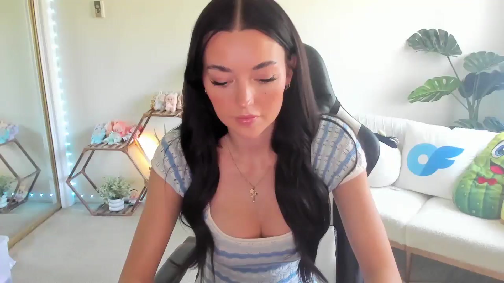 Gallery image thumbnail from SerenaBecker_'s myfreecams stream on, 07/24/2025, 21:51 image 2 of 20