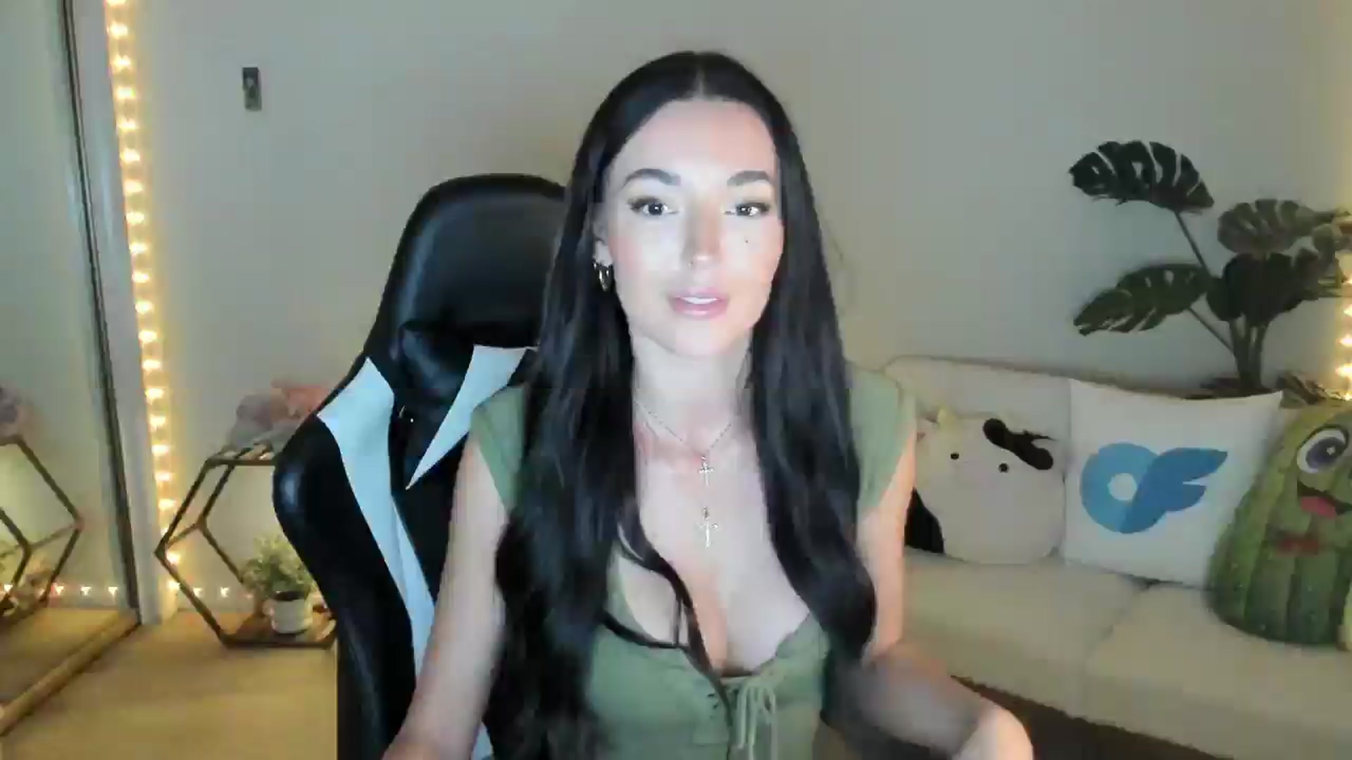 Gallery image thumbnail from SerenaBecker_'s myfreecams stream on, 07/31/2025, 05:46 image 1 of 20