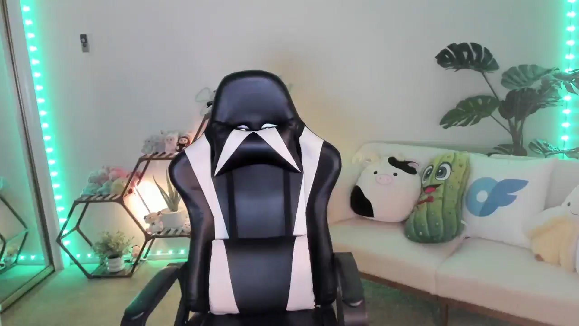 Gallery image thumbnail from SerenaBecker_'s myfreecams stream on, 08/07/2025, 03:58 image 12 of 20