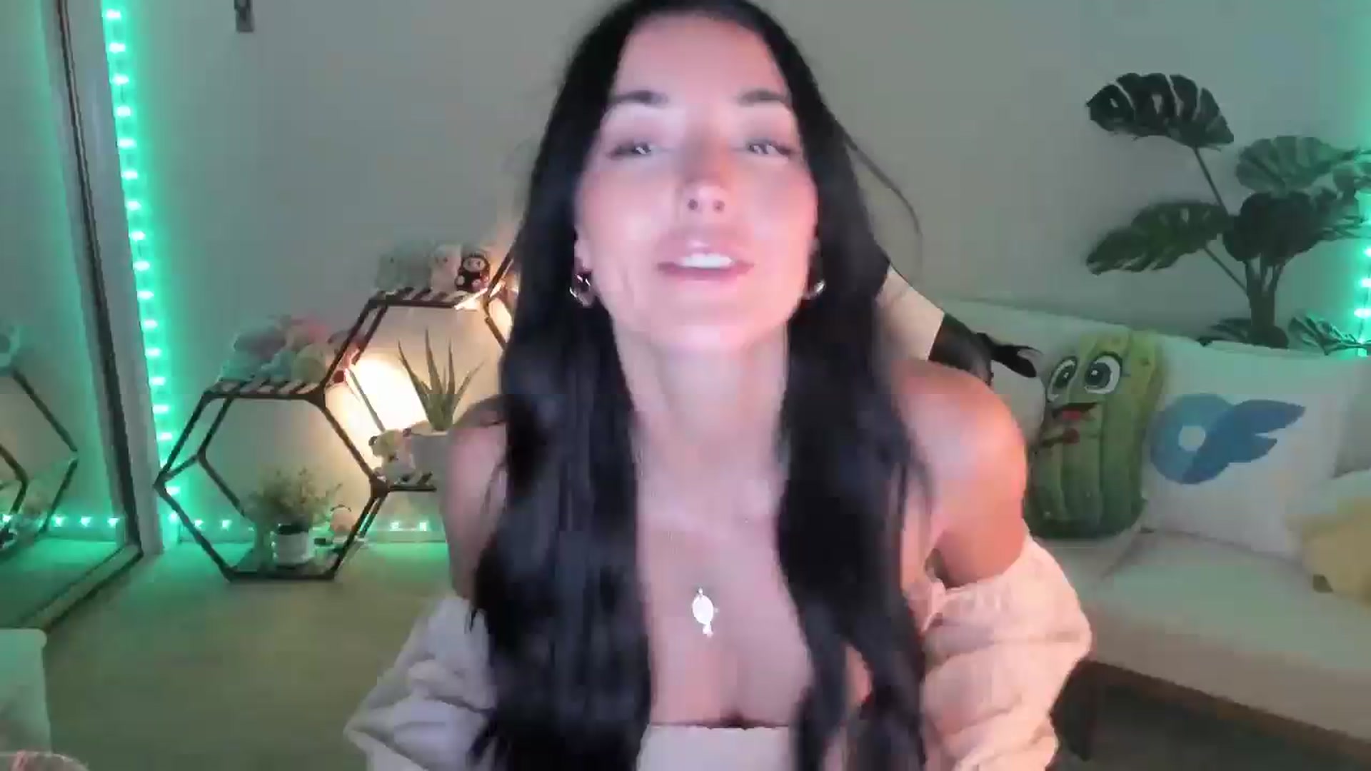 Gallery image thumbnail from SerenaBecker_'s myfreecams stream on, 08/07/2025, 03:58 image 1 of 20