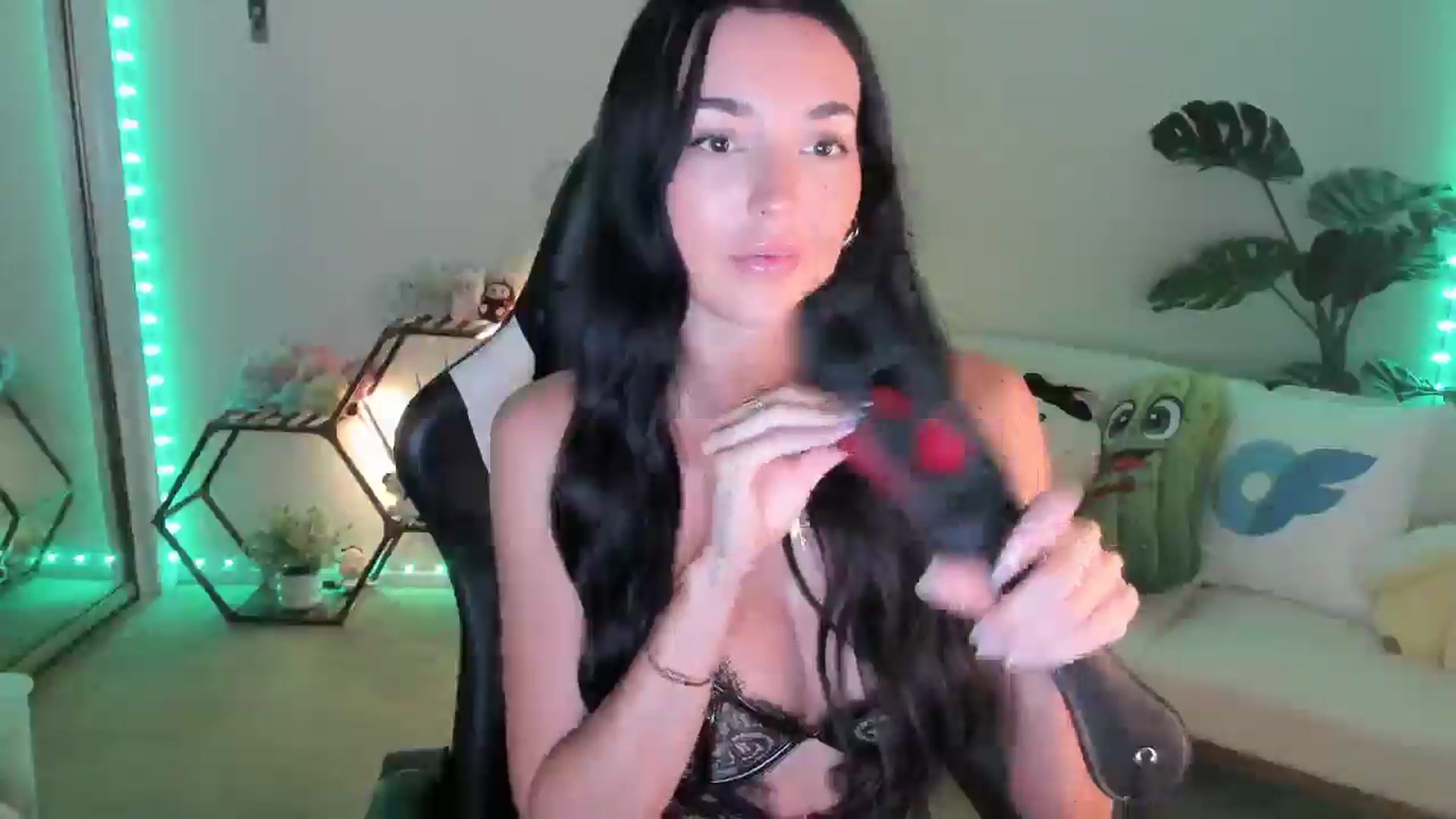 Gallery image thumbnail from SerenaBecker_'s myfreecams stream on, 08/07/2025, 05:17 image 15 of 20