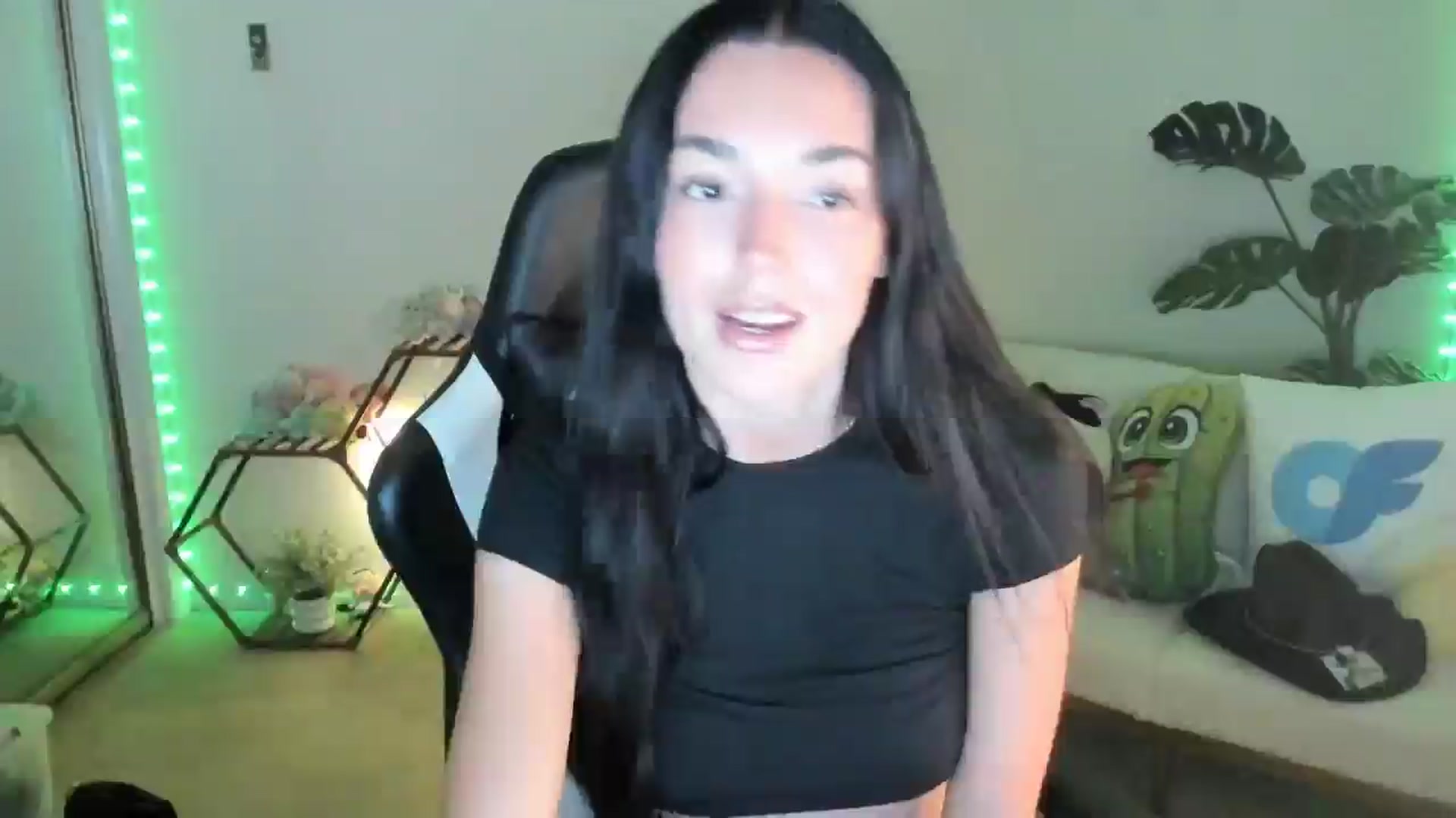Gallery image thumbnail from SerenaBecker_'s myfreecams stream on, 08/12/2025, 06:27 image 5 of 20
