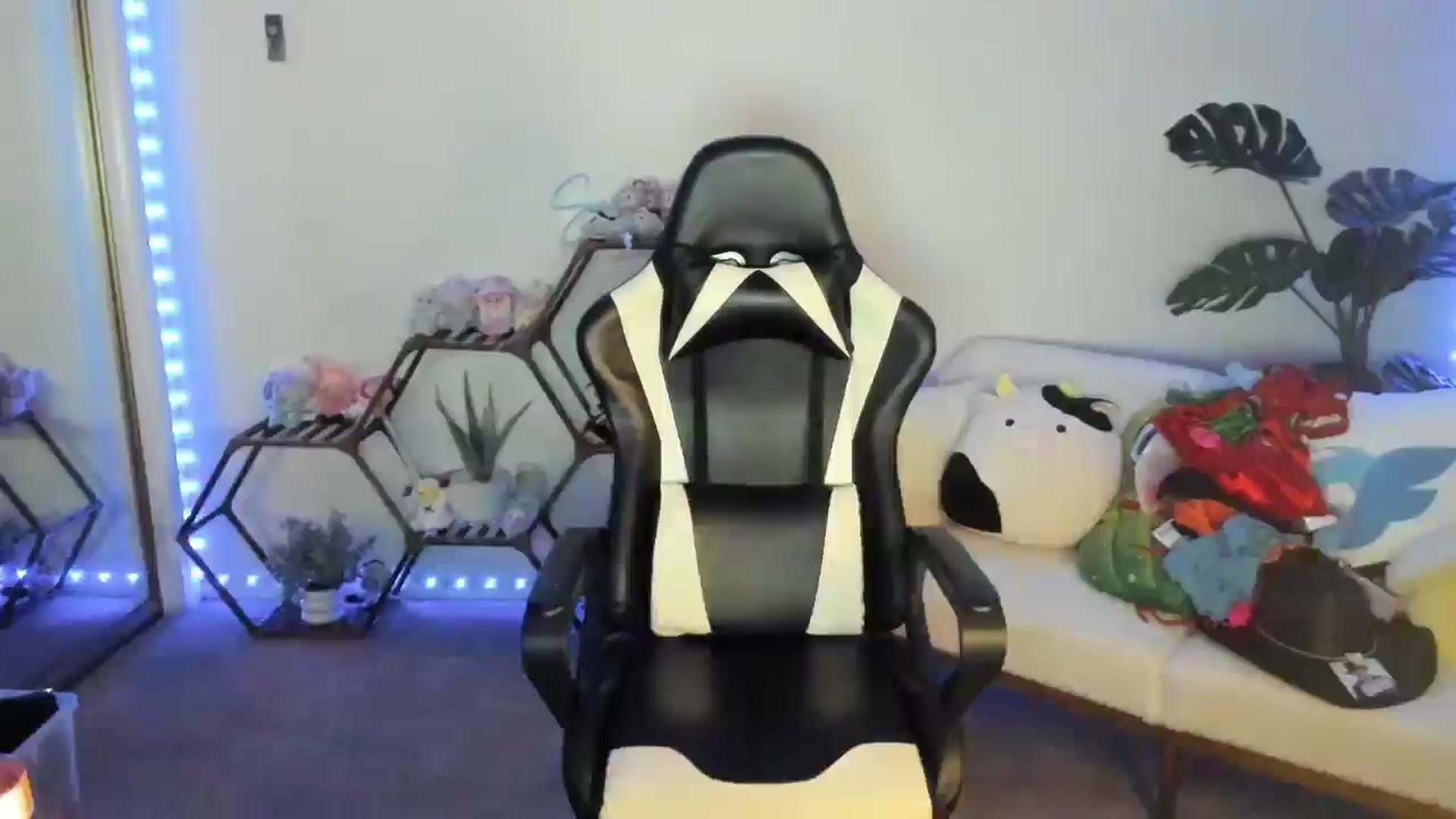 Gallery image thumbnail from SerenaBecker_'s myfreecams stream on, 08/17/2025, 07:36 image 14 of 20