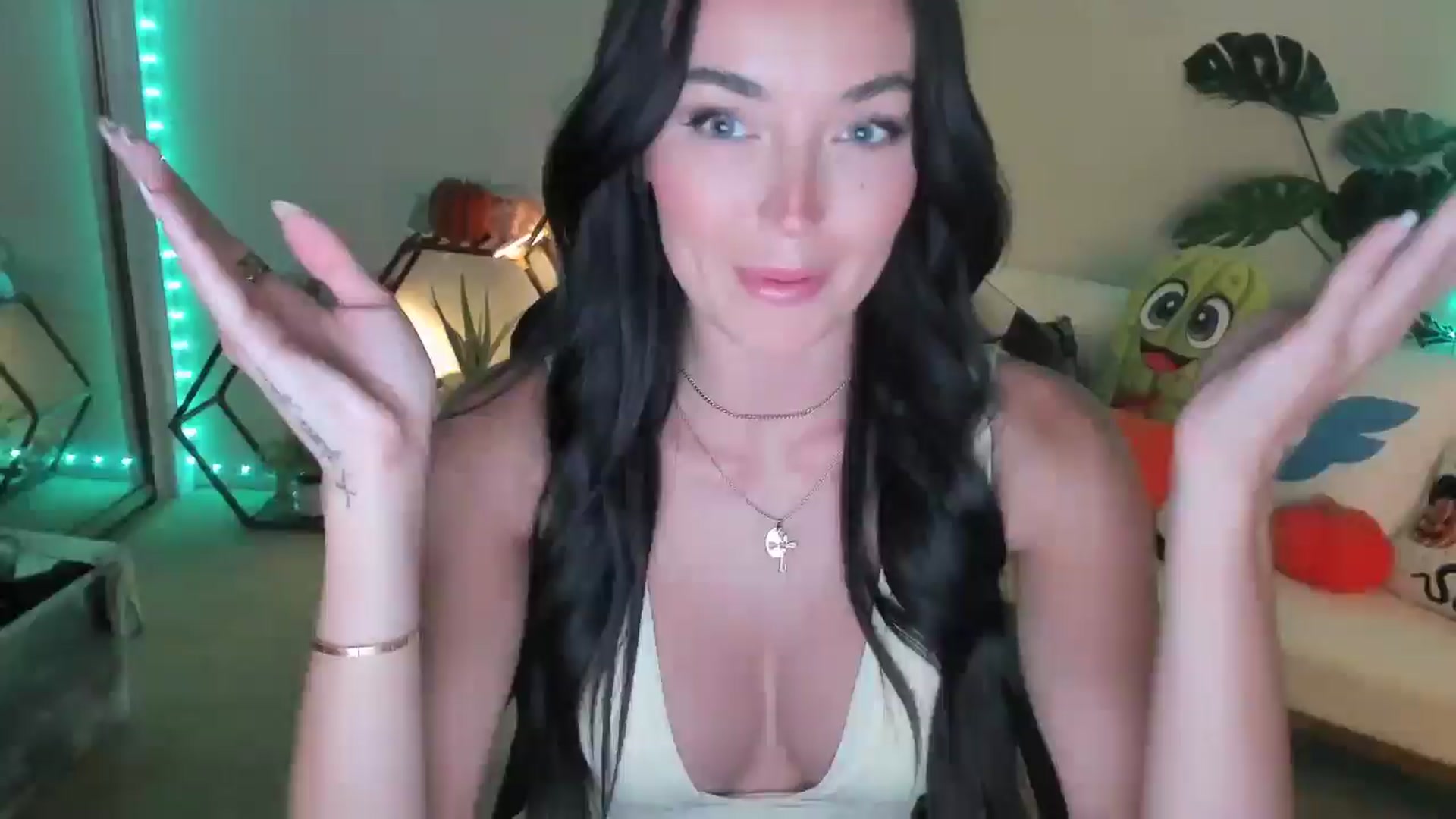 Gallery image thumbnail from SerenaBecker_'s myfreecams stream on, 09/05/2025, 04:13 image 1 of 20