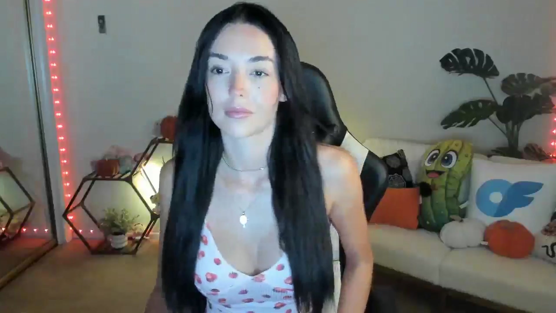 Gallery image thumbnail from SerenaBecker_'s myfreecams stream on, 09/10/2025, 03:50 image 15 of 20
