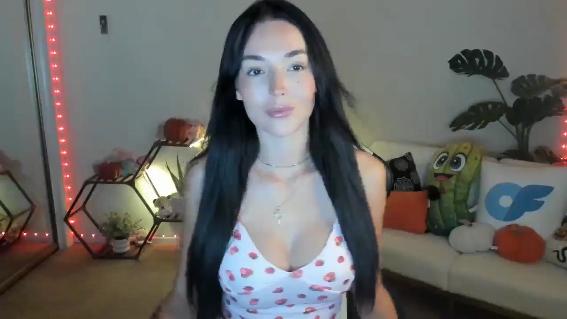Gallery image thumbnail from SerenaBecker_'s myfreecams stream on, 09/10/2025, 03:50 image 18 of 20