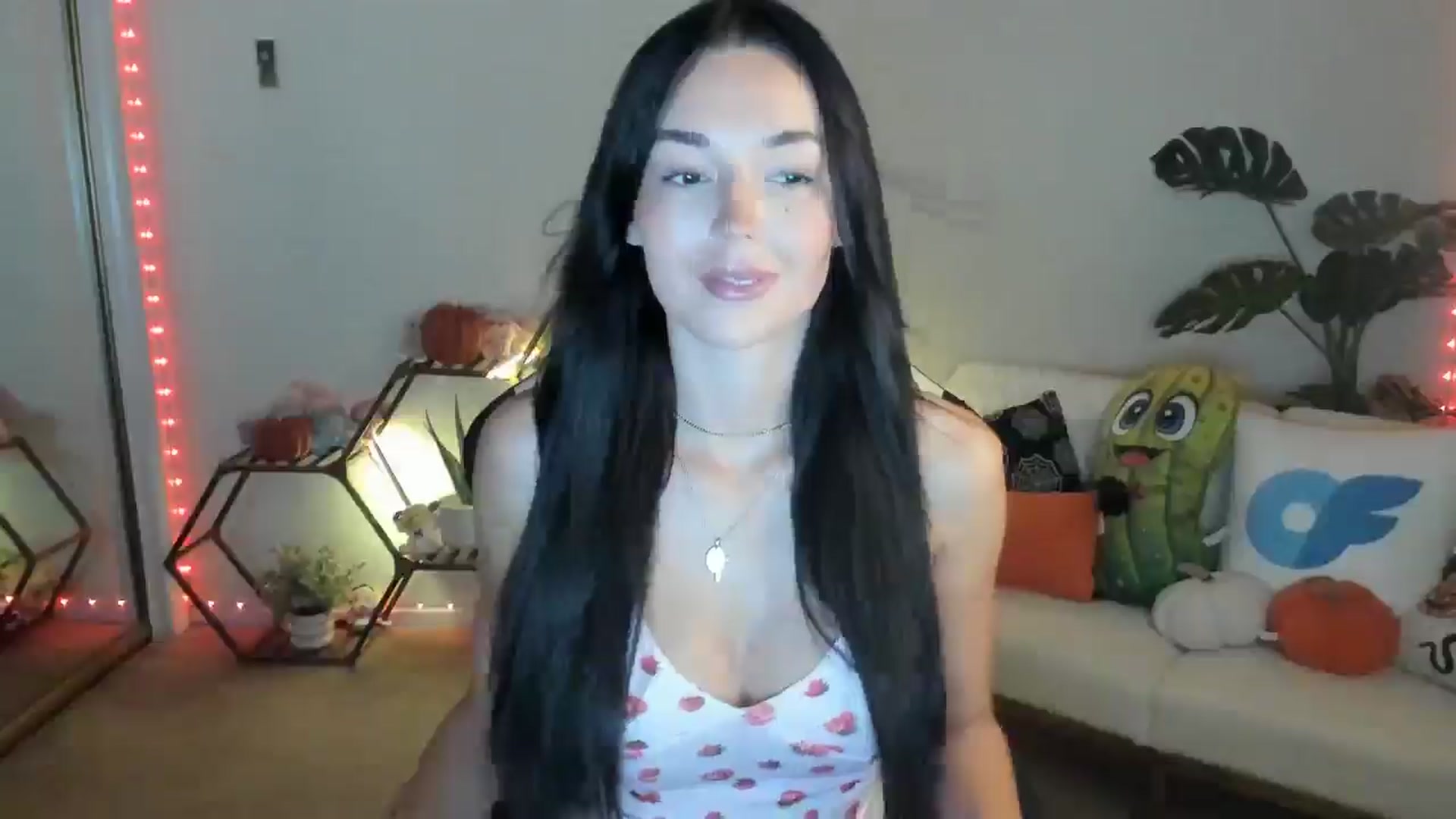 Gallery image thumbnail from SerenaBecker_'s myfreecams stream on, 09/10/2025, 03:50 image 9 of 20