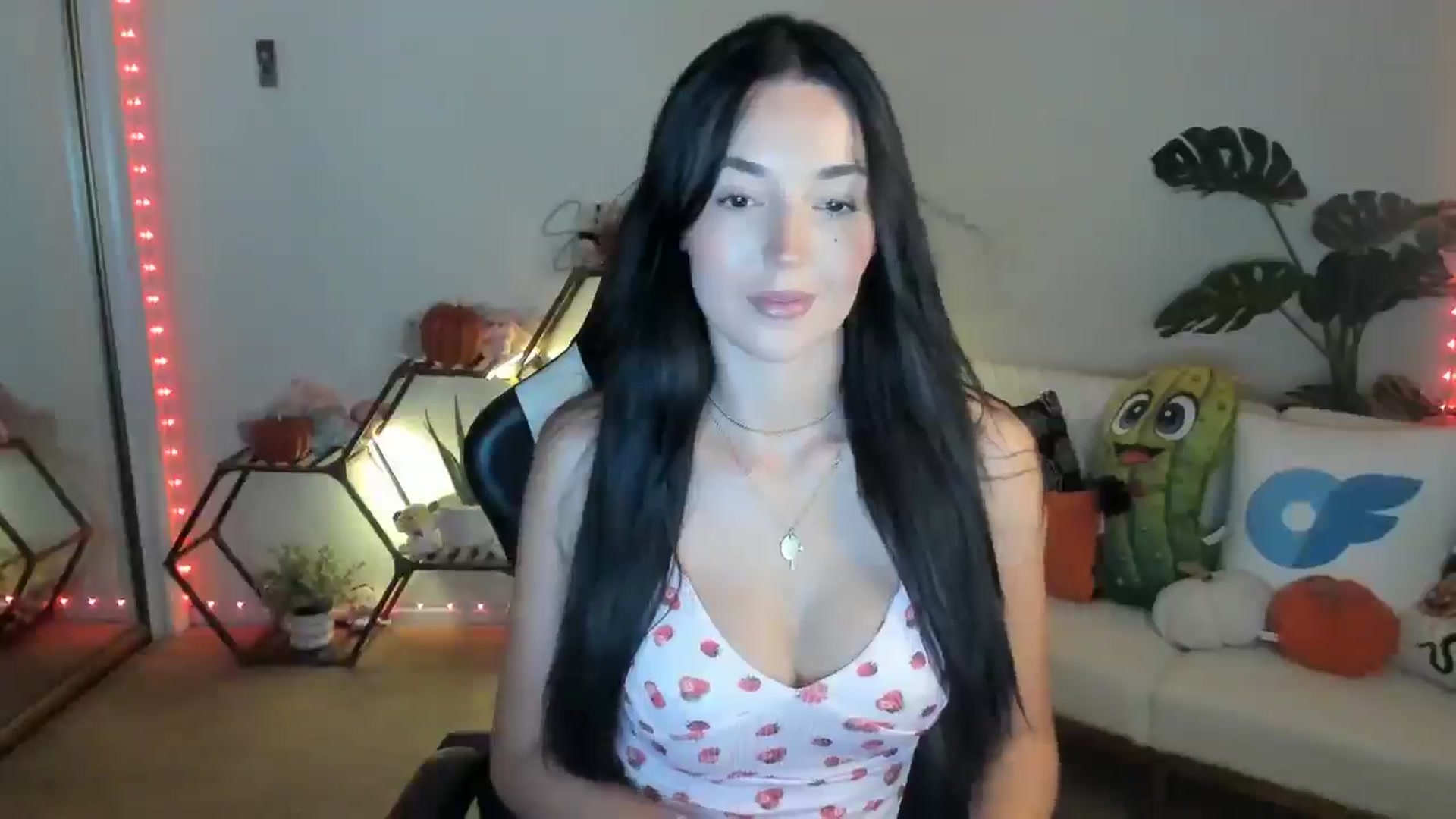 Gallery image thumbnail from SerenaBecker_'s myfreecams stream on, 09/10/2025, 03:50 image 5 of 20