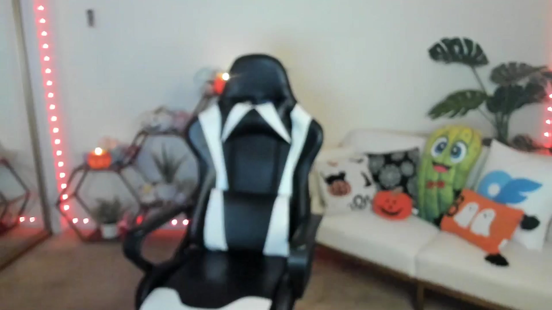 Gallery image thumbnail from SerenaBecker_'s myfreecams stream on, 09/14/2025, 03:59 image 1 of 20