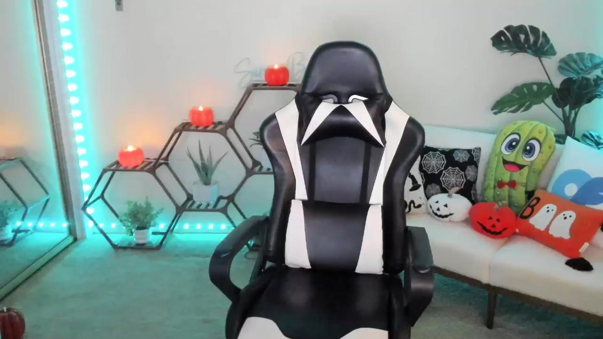 Gallery image thumbnail from SerenaBecker_'s myfreecams stream on, 09/24/2025, 04:15 image 8 of 20