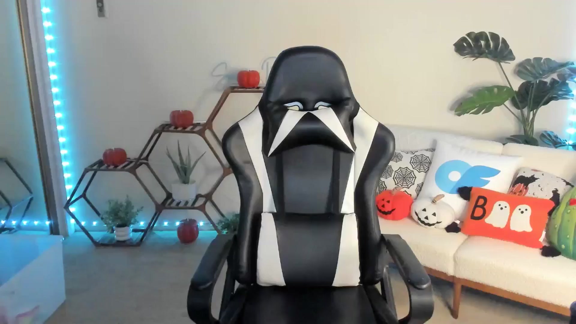Gallery image thumbnail from SerenaBecker_'s myfreecams stream on, 09/27/2025, 04:19 image 4 of 20