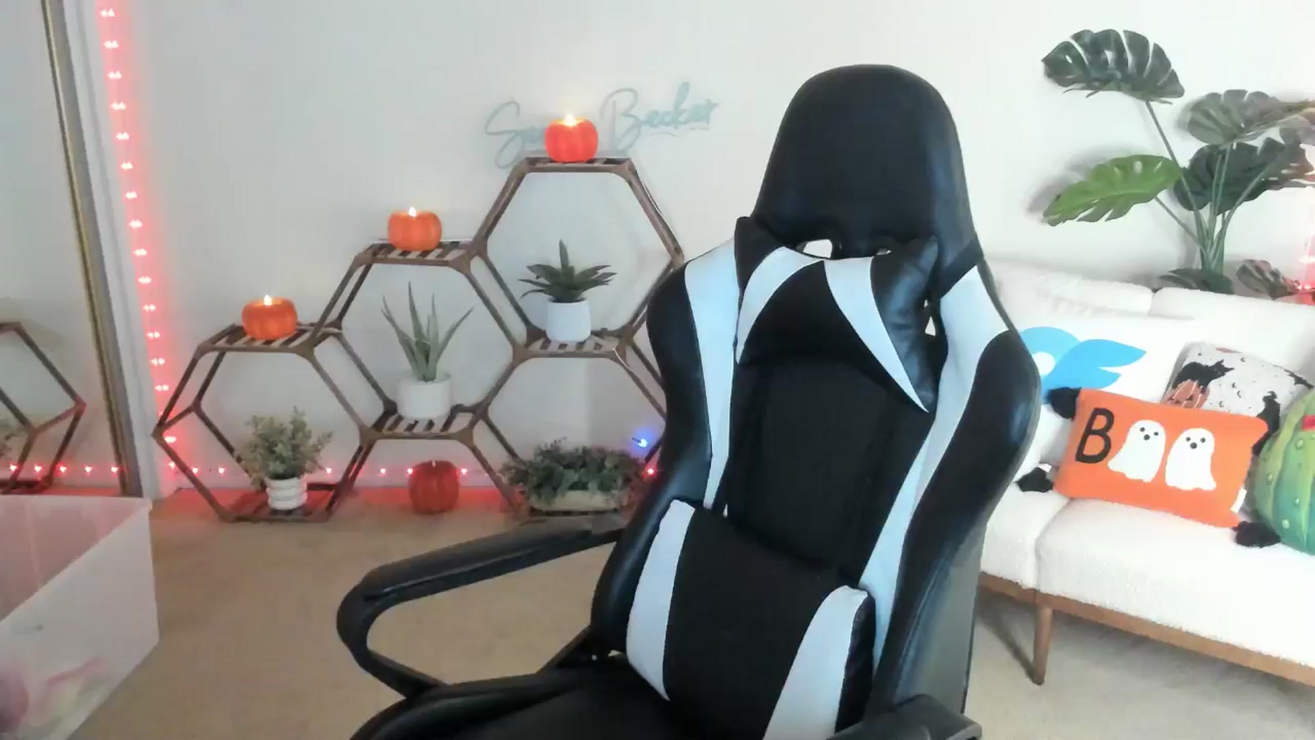 Gallery image thumbnail from SerenaBecker_'s myfreecams stream on, 09/28/2025, 07:29 image 1 of 20