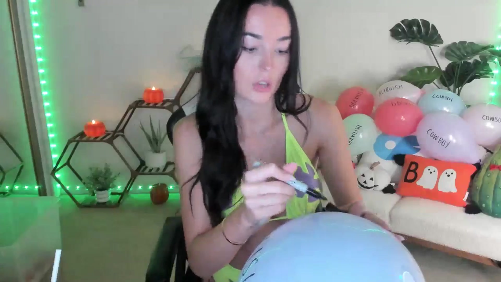 Gallery image thumbnail from SerenaBecker_'s myfreecams stream on, 10/02/2025, 04:50 image 8 of 20