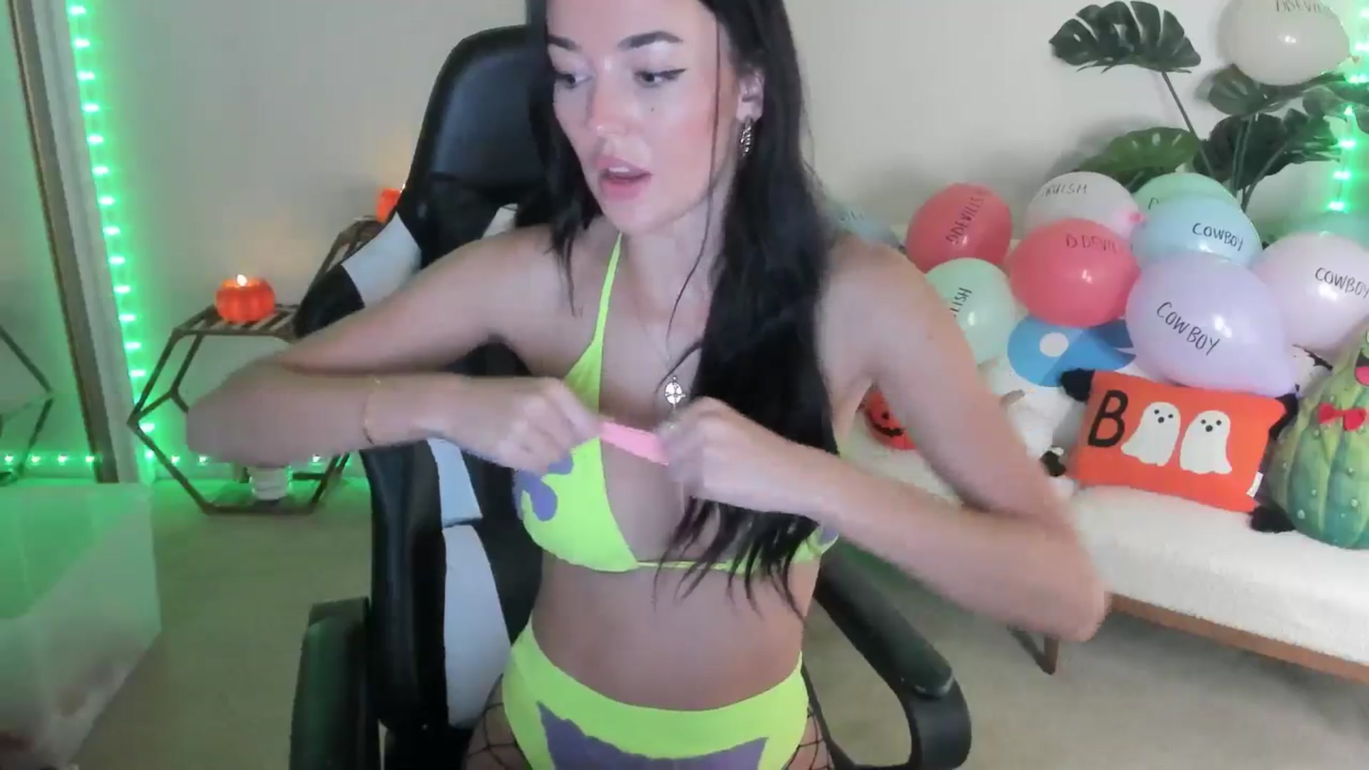 Gallery image thumbnail from SerenaBecker_'s myfreecams stream on, 10/02/2025, 07:02 image 18 of 20