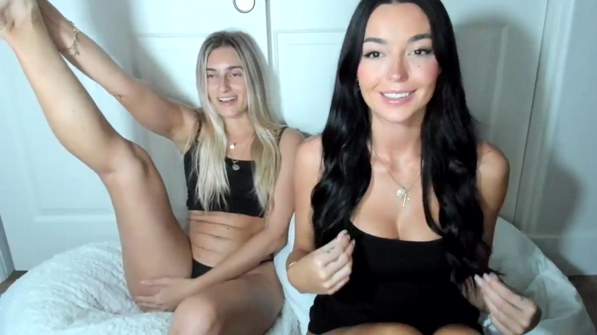 Gallery image thumbnail from SerenaBecker_'s myfreecams stream on, 10/06/2025, 06:44 image 18 of 20