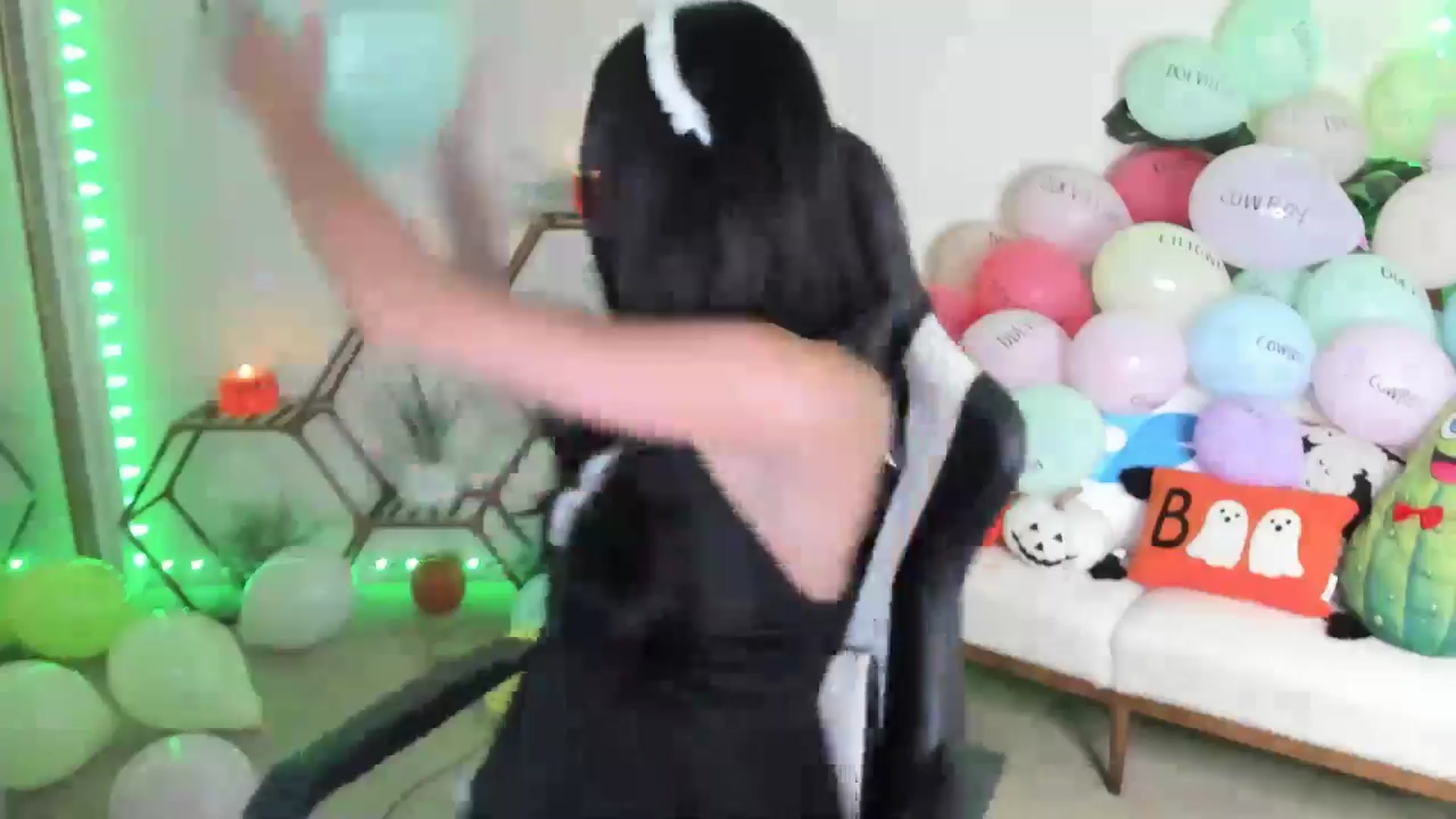 Gallery image thumbnail from SerenaBecker_'s myfreecams stream on, 10/11/2025, 08:01 image 6 of 20