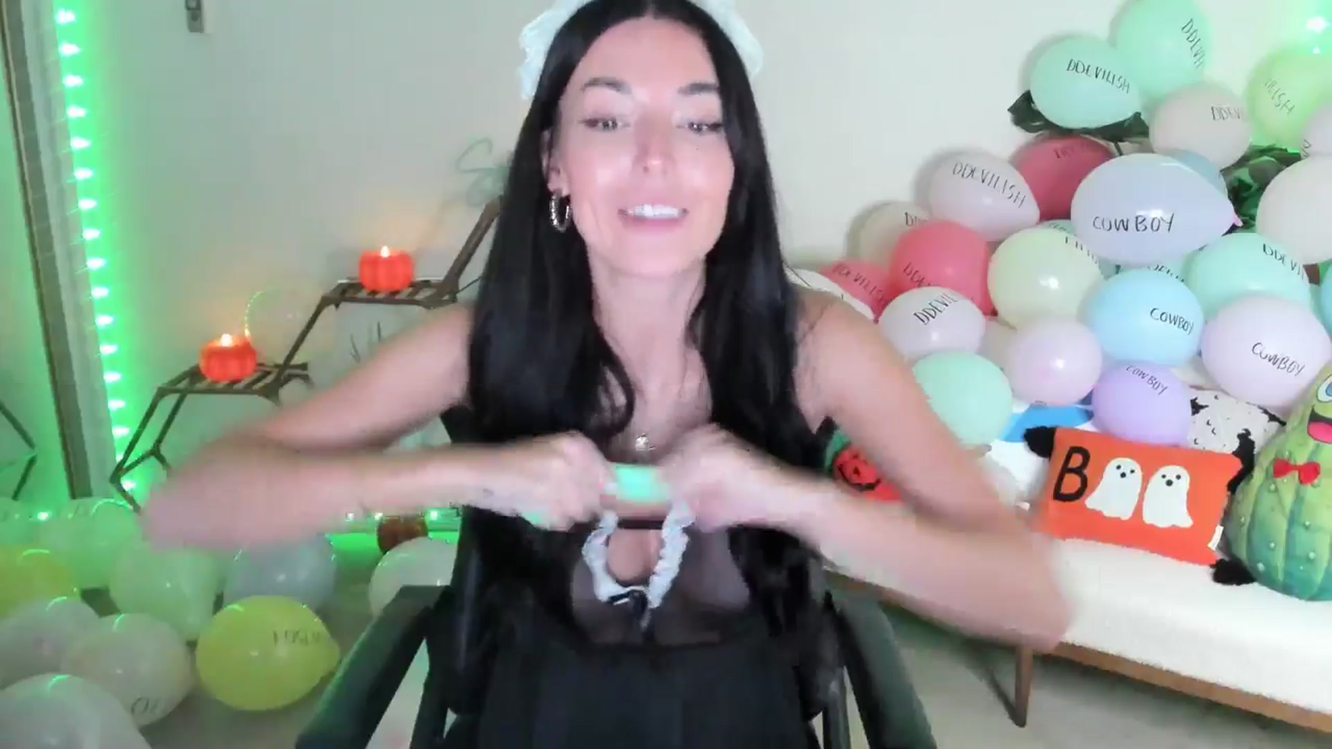 Gallery image thumbnail from SerenaBecker_'s myfreecams stream on, 10/11/2025, 08:01 image 9 of 20