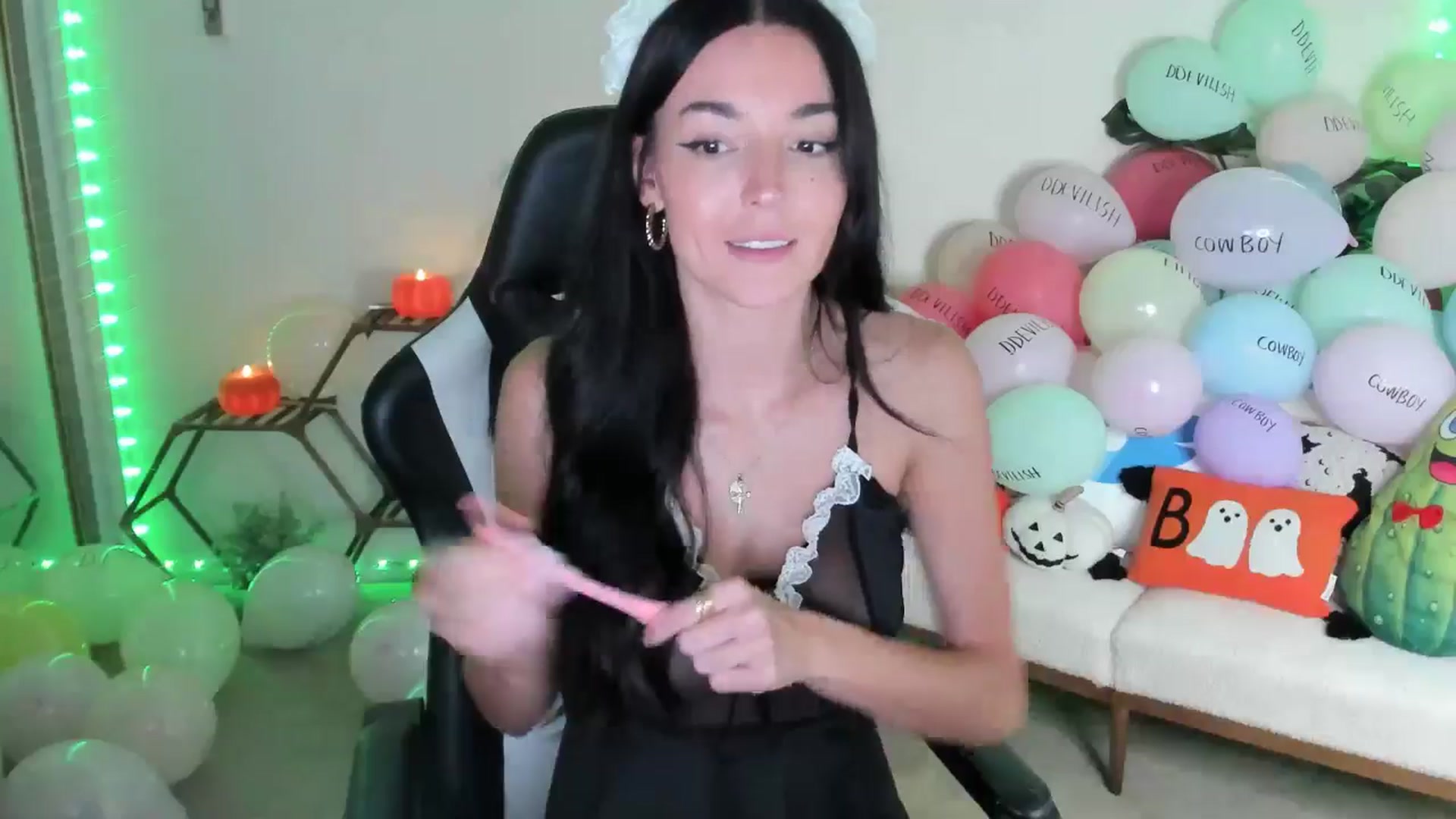 Gallery image thumbnail from SerenaBecker_'s myfreecams stream on, 10/11/2025, 08:01 image 8 of 20