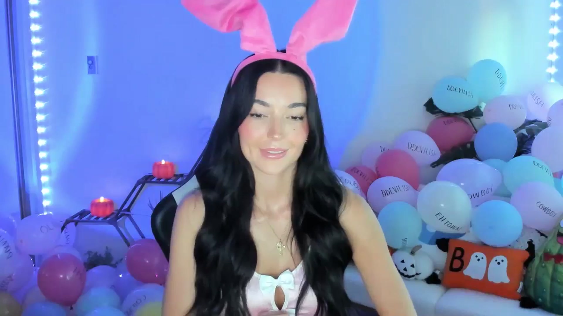 Gallery image thumbnail from SerenaBecker_'s myfreecams stream on, 10/12/2025, 01:20 image 5 of 20