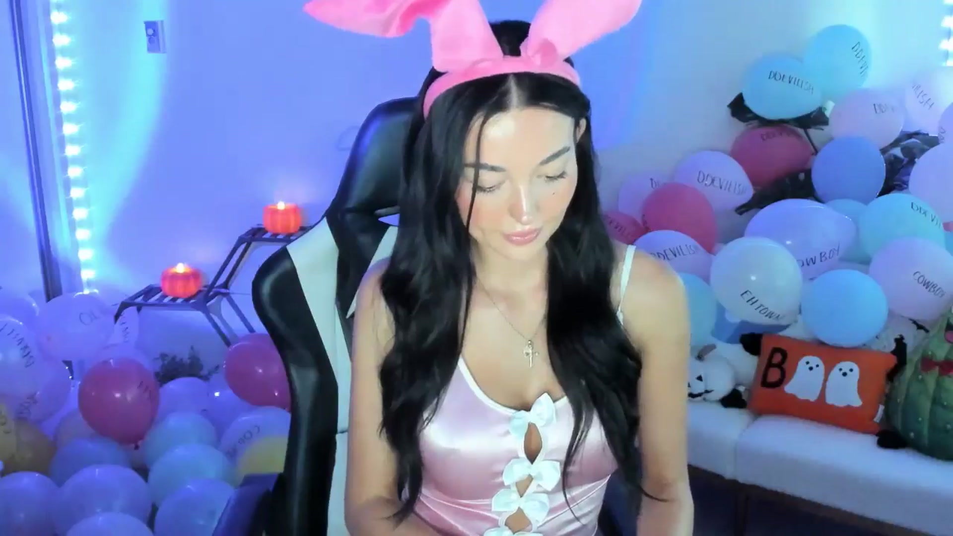 Gallery image thumbnail from SerenaBecker_'s myfreecams stream on, 10/12/2025, 01:20 image 13 of 20