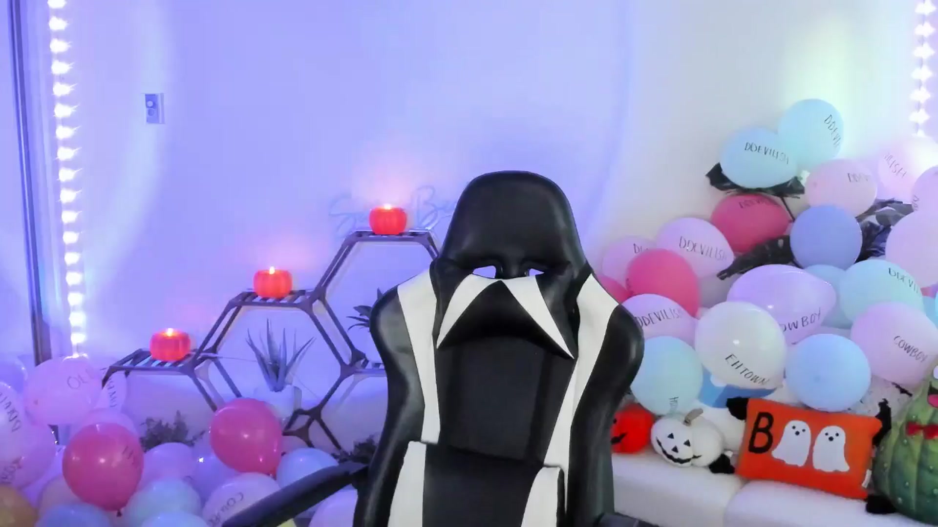 Gallery image thumbnail from SerenaBecker_'s myfreecams stream on, 10/12/2025, 01:20 image 8 of 20
