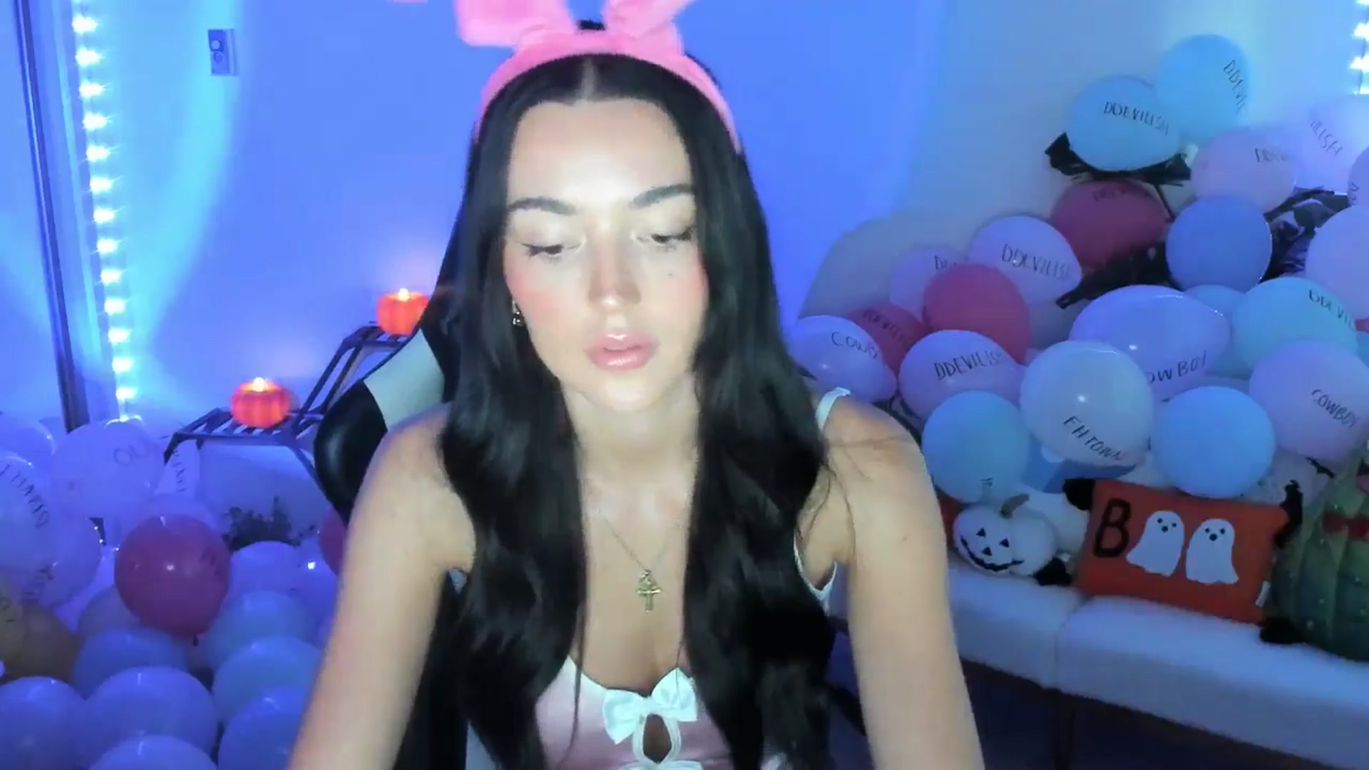 Gallery image thumbnail from SerenaBecker_'s myfreecams stream on, 10/12/2025, 01:20 image 20 of 20