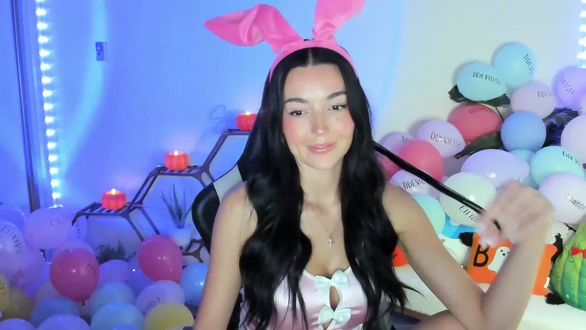 Gallery image thumbnail from SerenaBecker_'s myfreecams stream on, 10/12/2025, 01:51 image 17 of 20