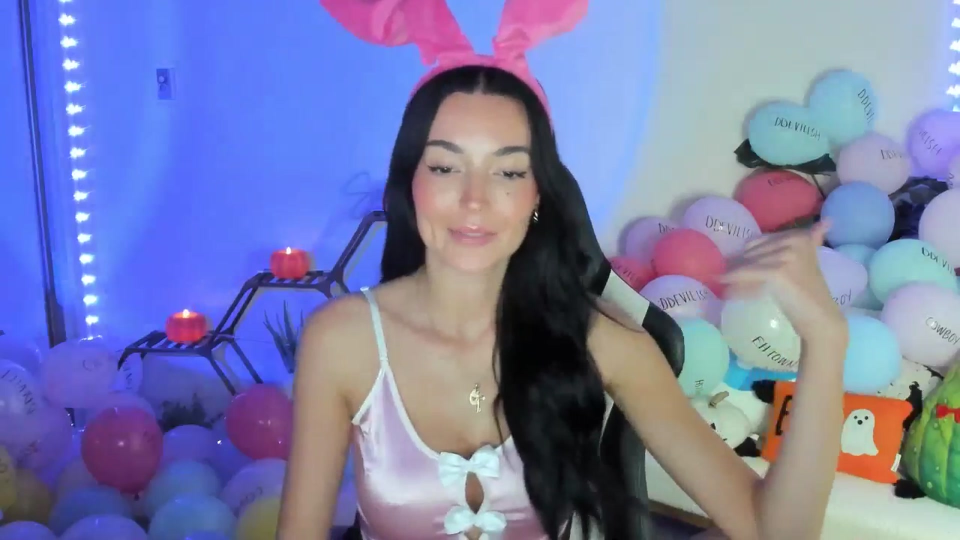 Gallery image thumbnail from SerenaBecker_'s myfreecams stream on, 10/12/2025, 01:51 image 20 of 20