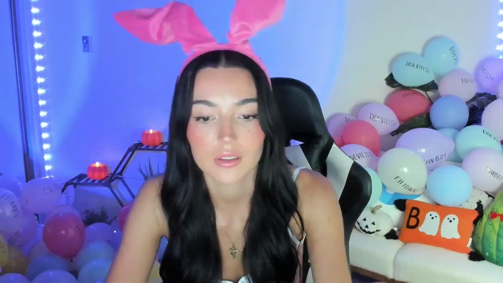 Gallery image thumbnail from SerenaBecker_'s myfreecams stream on, 10/12/2025, 01:51 image 14 of 20