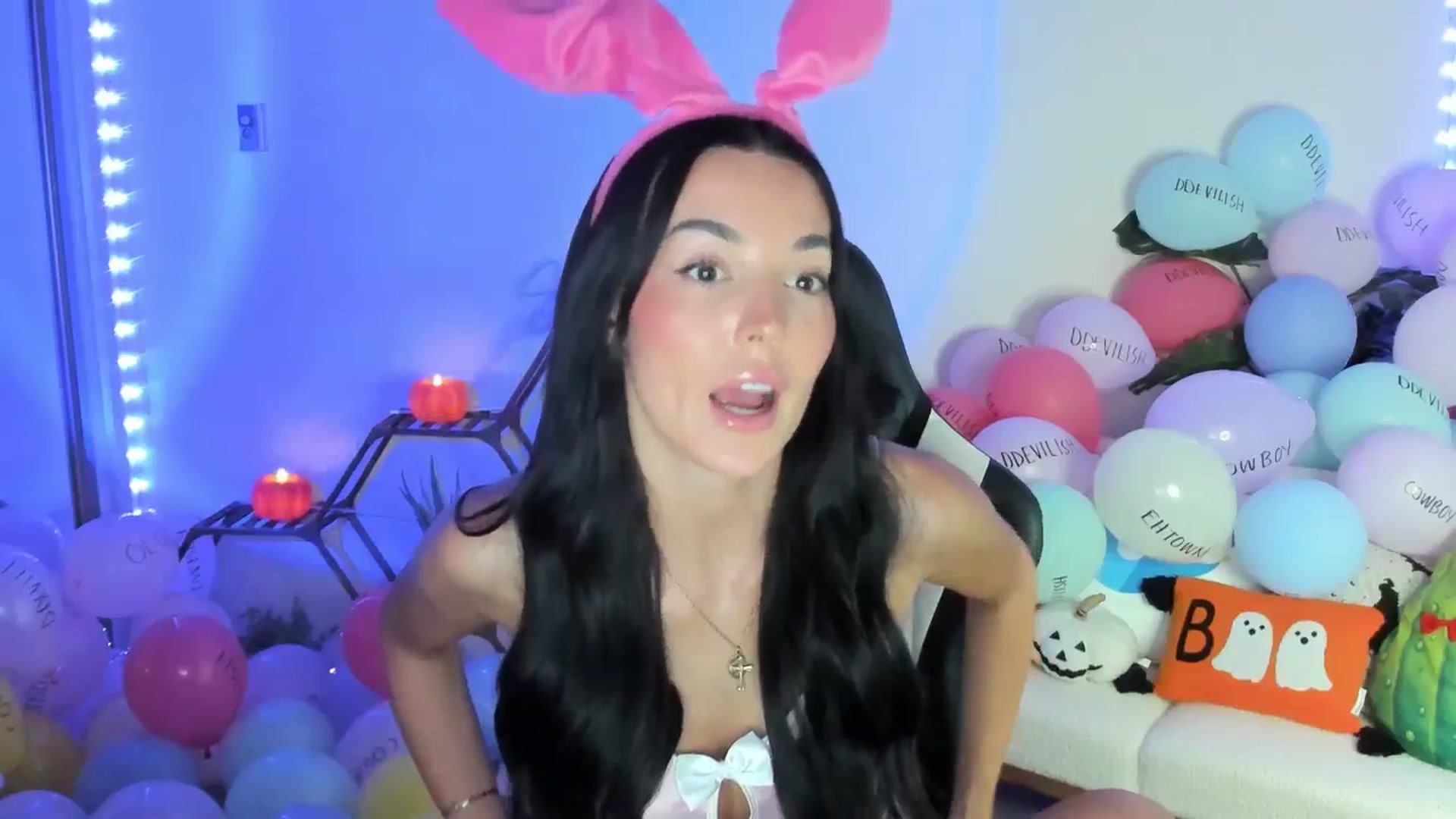 Gallery image thumbnail from SerenaBecker_'s myfreecams stream on, 10/12/2025, 01:51 image 16 of 20