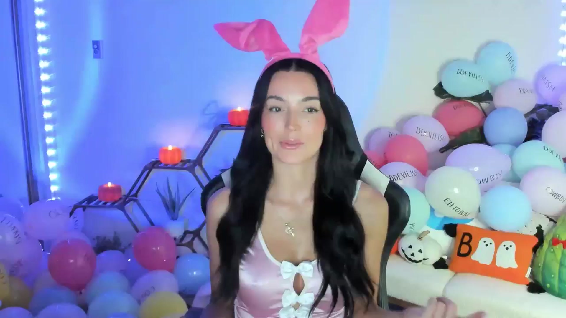 Gallery image thumbnail from SerenaBecker_'s myfreecams stream on, 10/12/2025, 01:51 image 11 of 20