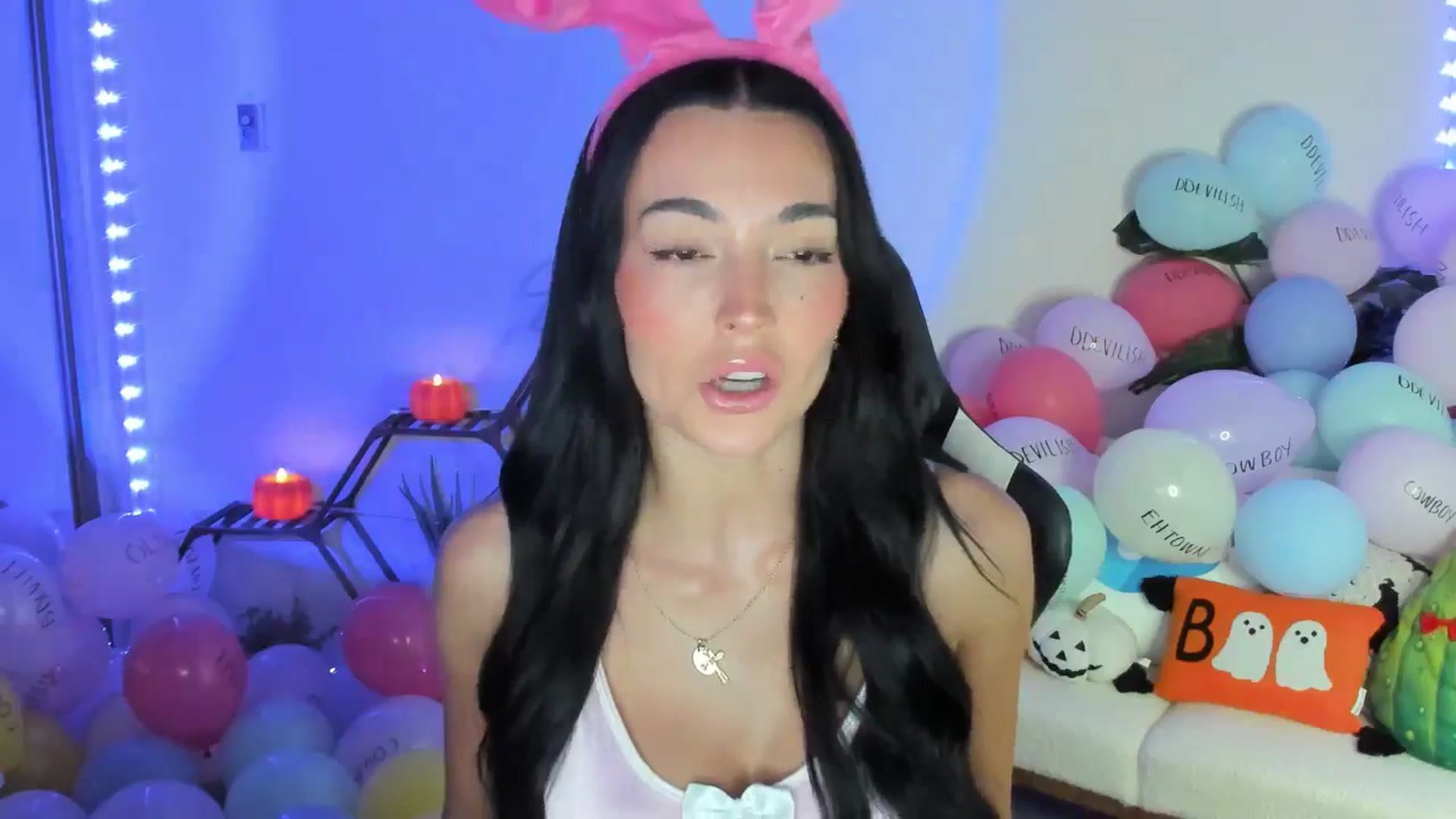 Gallery image thumbnail from SerenaBecker_'s myfreecams stream on, 10/12/2025, 01:51 image 10 of 20