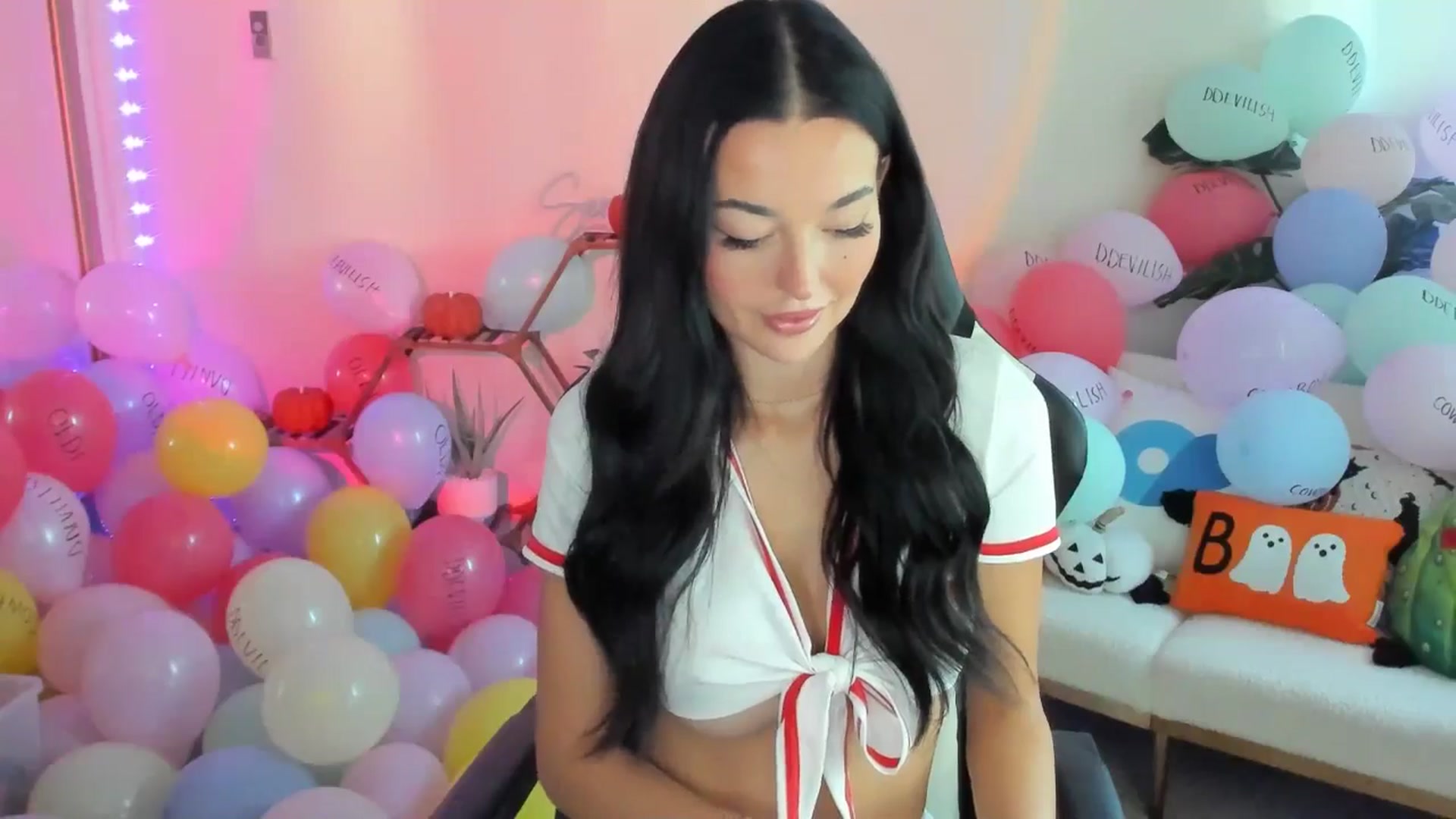 Gallery image thumbnail from SerenaBecker_'s myfreecams stream on, 10/12/2025, 23:42 image 8 of 20