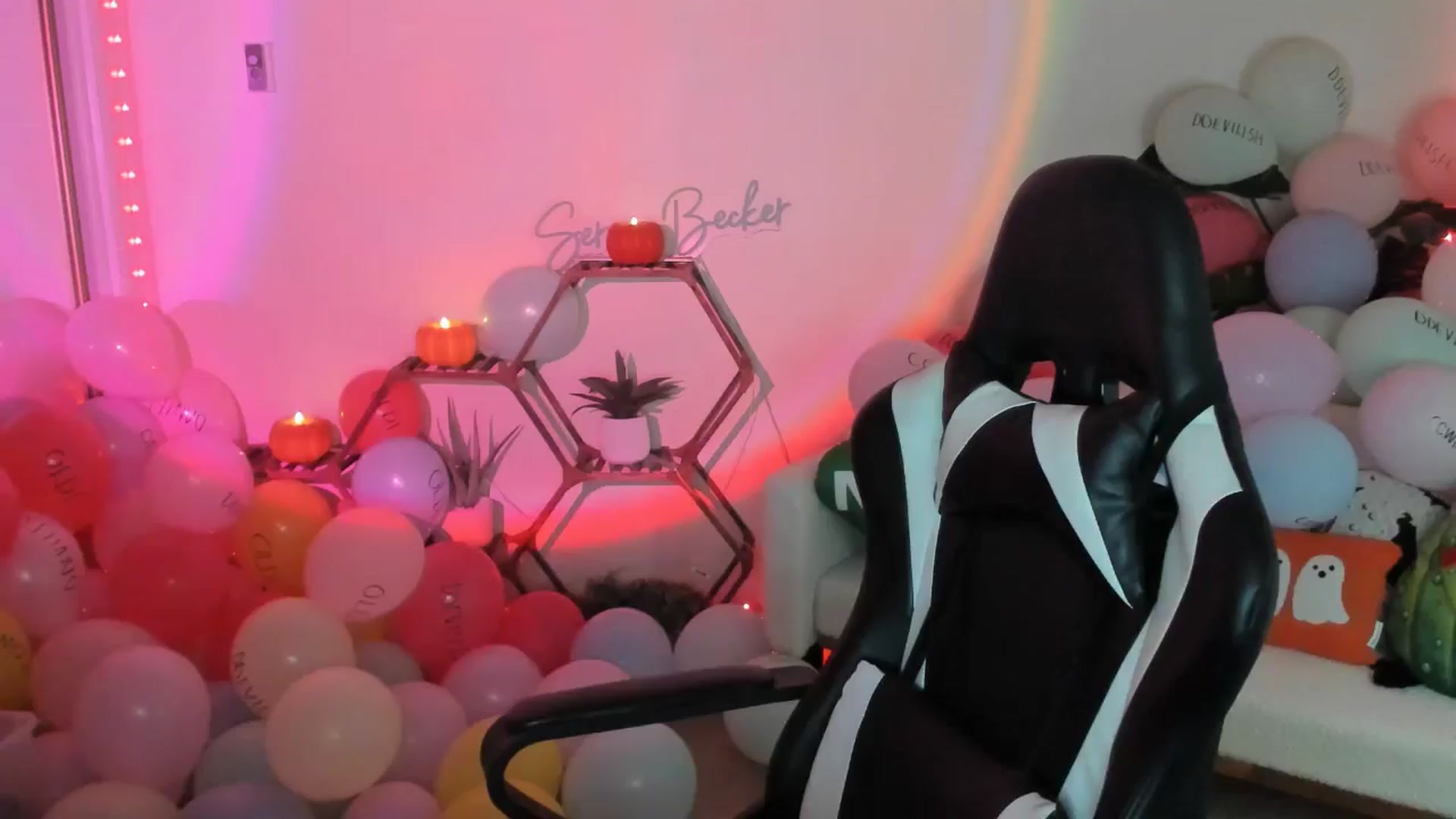 Gallery image thumbnail from SerenaBecker_'s myfreecams stream on, 10/13/2025, 05:28 image 17 of 20