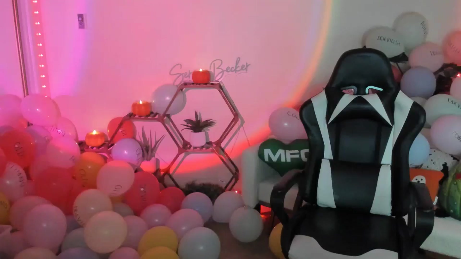 Gallery image thumbnail from SerenaBecker_'s myfreecams stream on, 10/13/2025, 05:28 image 11 of 20