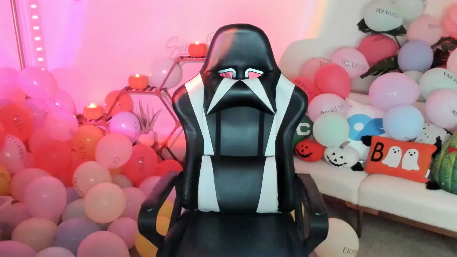 Gallery image thumbnail from SerenaBecker_'s myfreecams stream on, 10/13/2025, 05:28 image 1 of 20