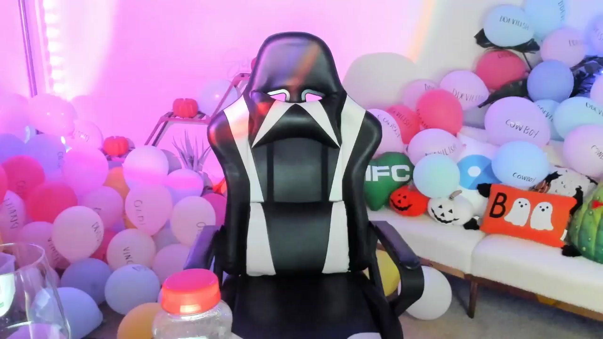 Gallery image thumbnail from SerenaBecker_'s myfreecams stream on, 10/15/2025, 08:57 image 6 of 20