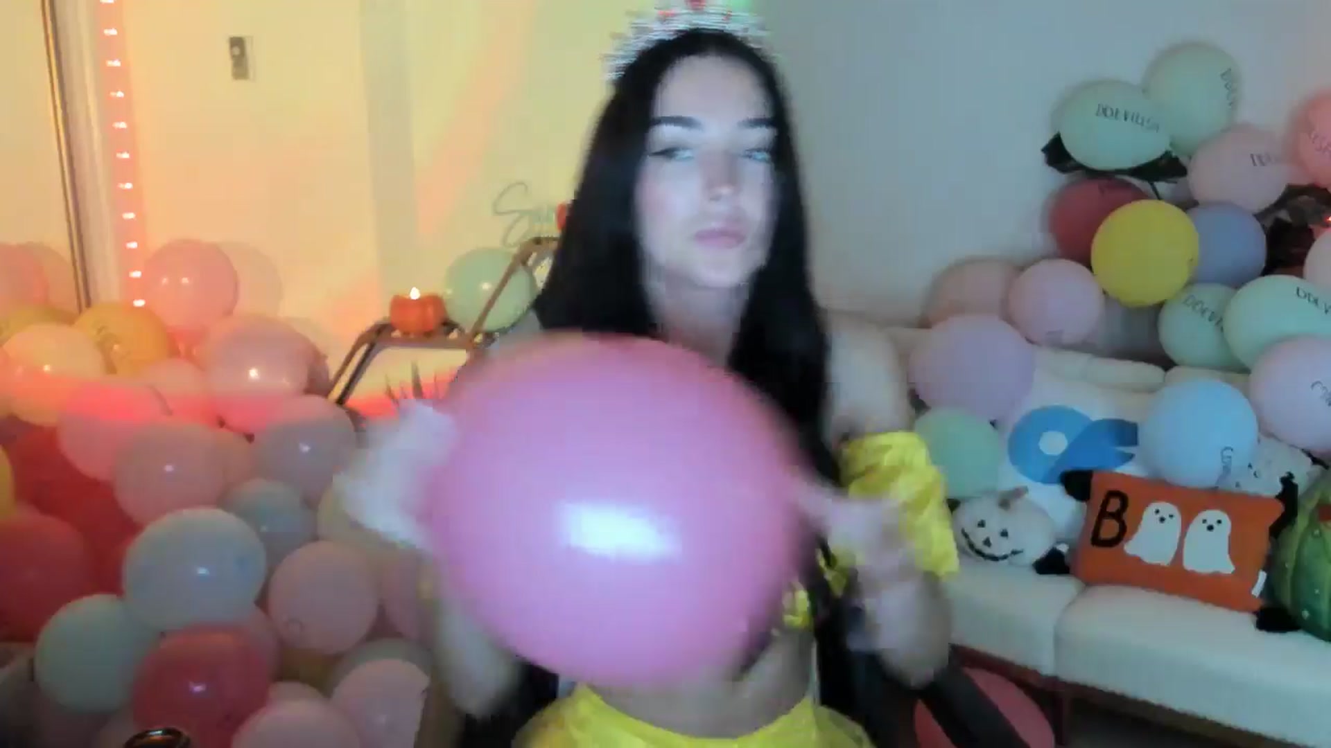 Gallery image thumbnail from SerenaBecker_'s myfreecams stream on, 10/18/2025, 03:36 image 7 of 20