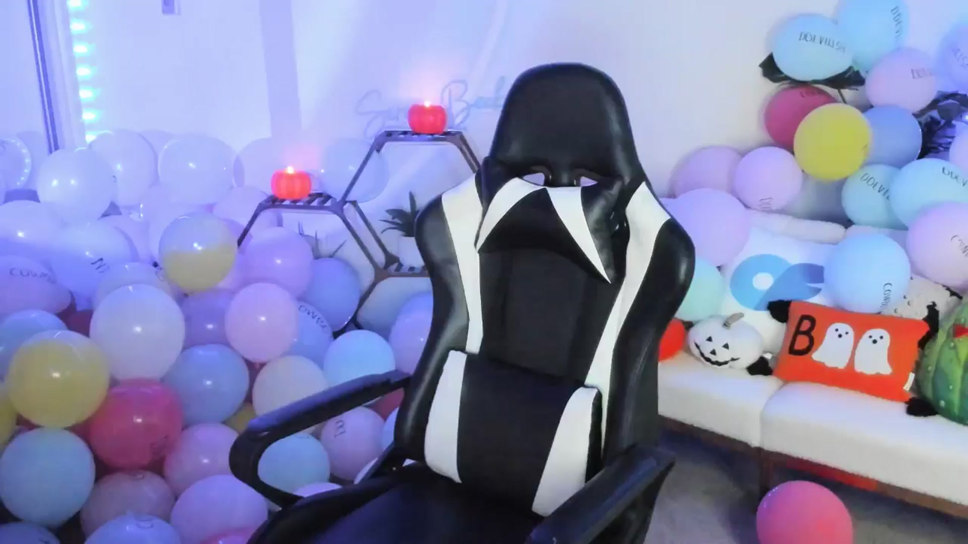 Gallery image thumbnail from SerenaBecker_'s myfreecams stream on, 10/19/2025, 04:51 image 19 of 20